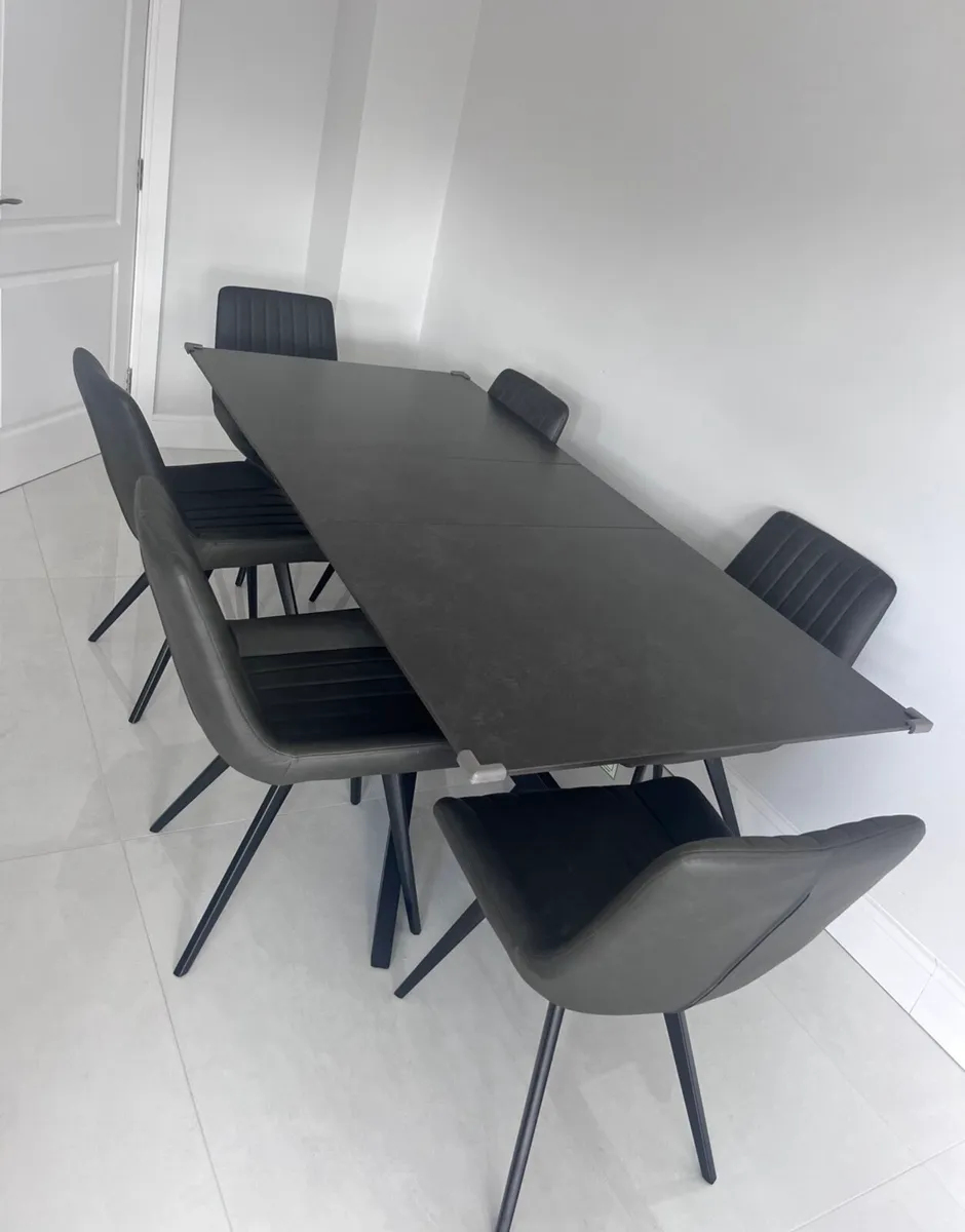 🔥BLACK DINING TABLE & 6 CHAIRS – €999 🔥 - Image 2