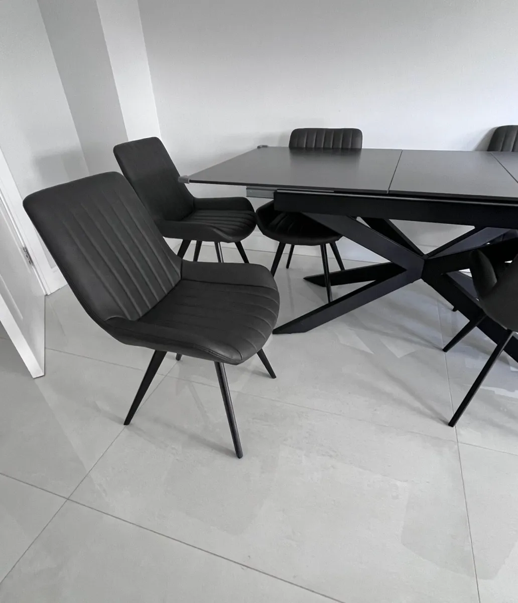 🔥BLACK DINING TABLE & 6 CHAIRS – €999 🔥 - Image 3