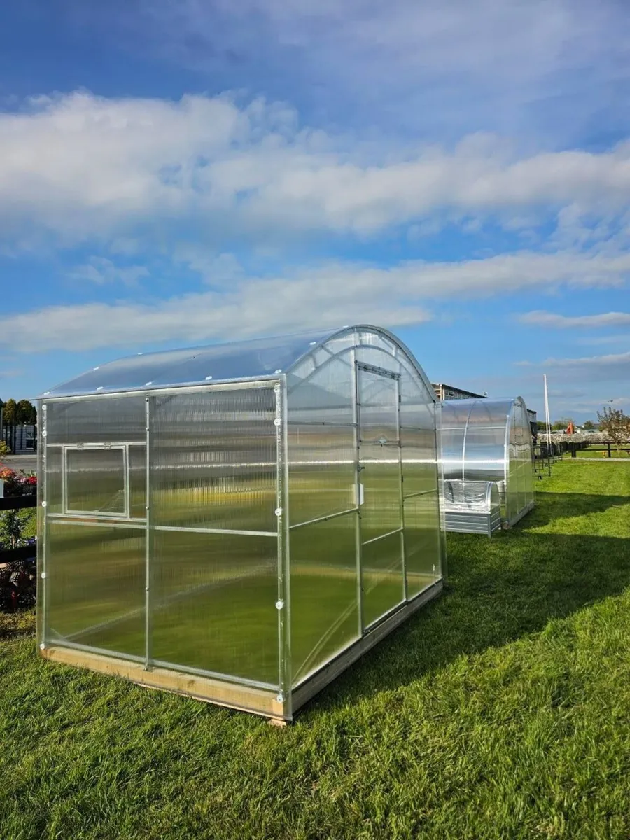 The MaxGrow Greenhouse - Image 3