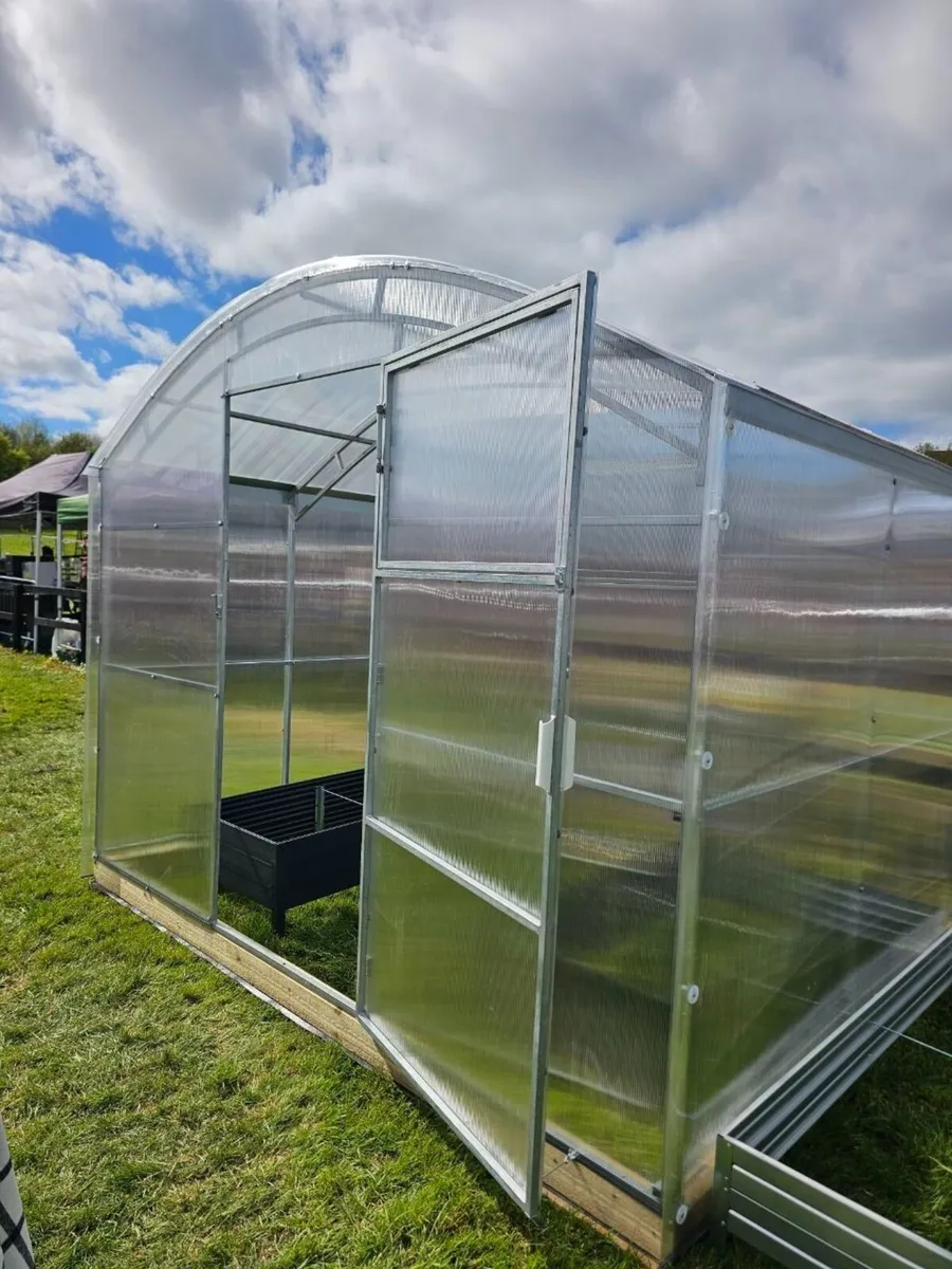 The MaxGrow Greenhouse - Image 2