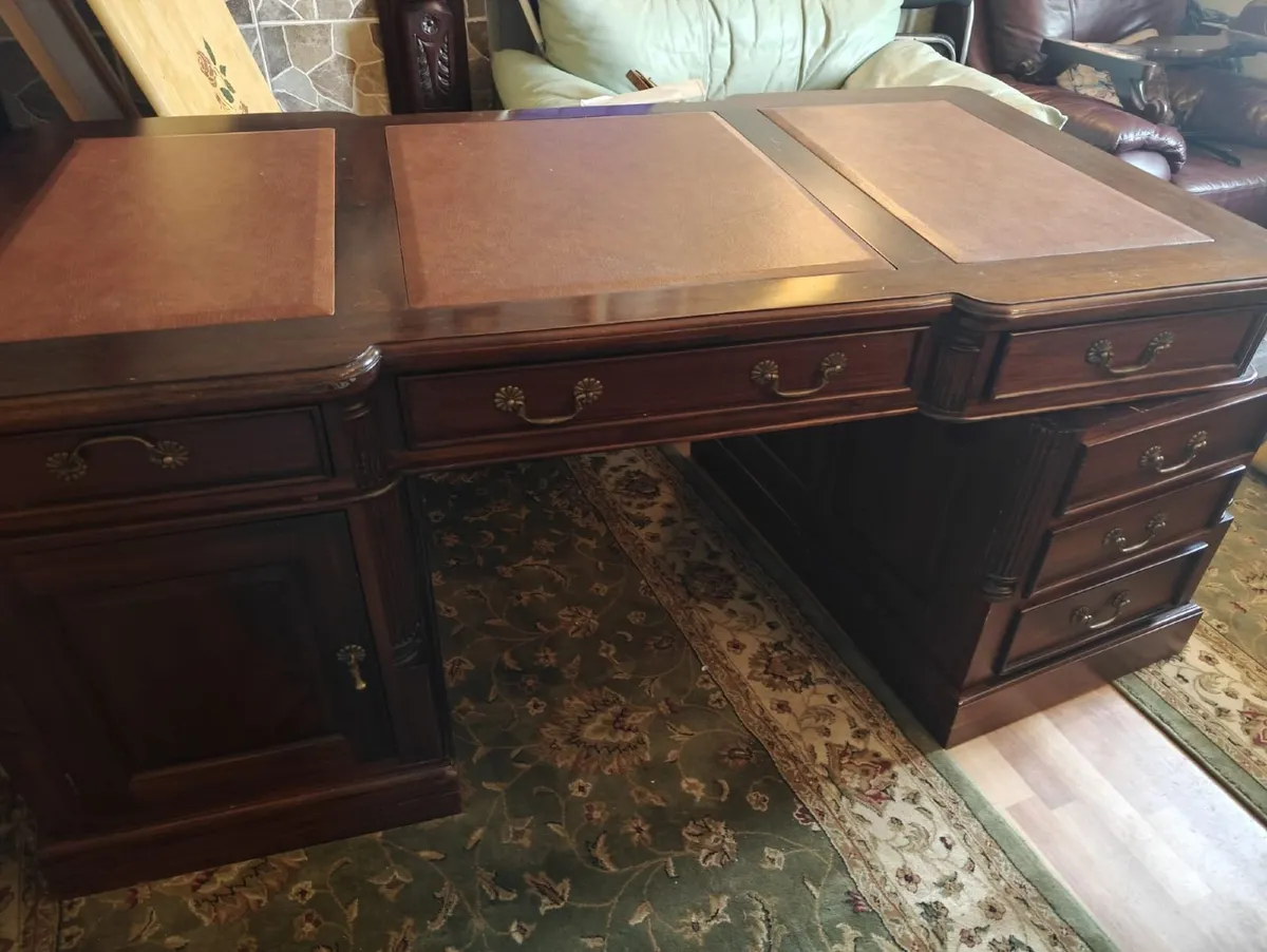 Partner Desk - Image 2