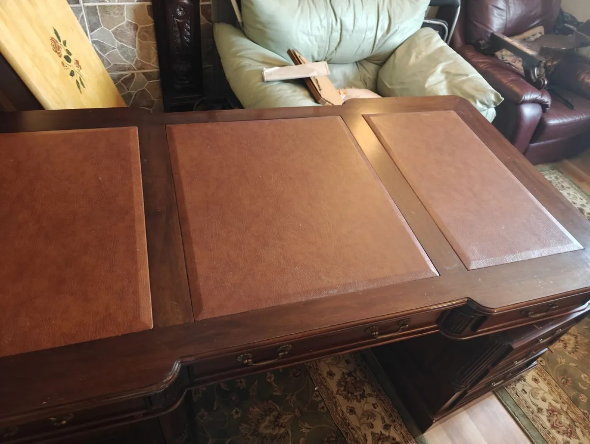 Partner Desk - Image 4