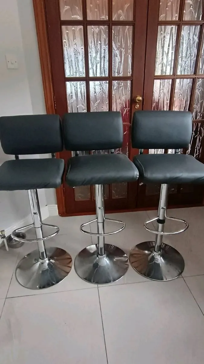 Bar stools - Image 1
