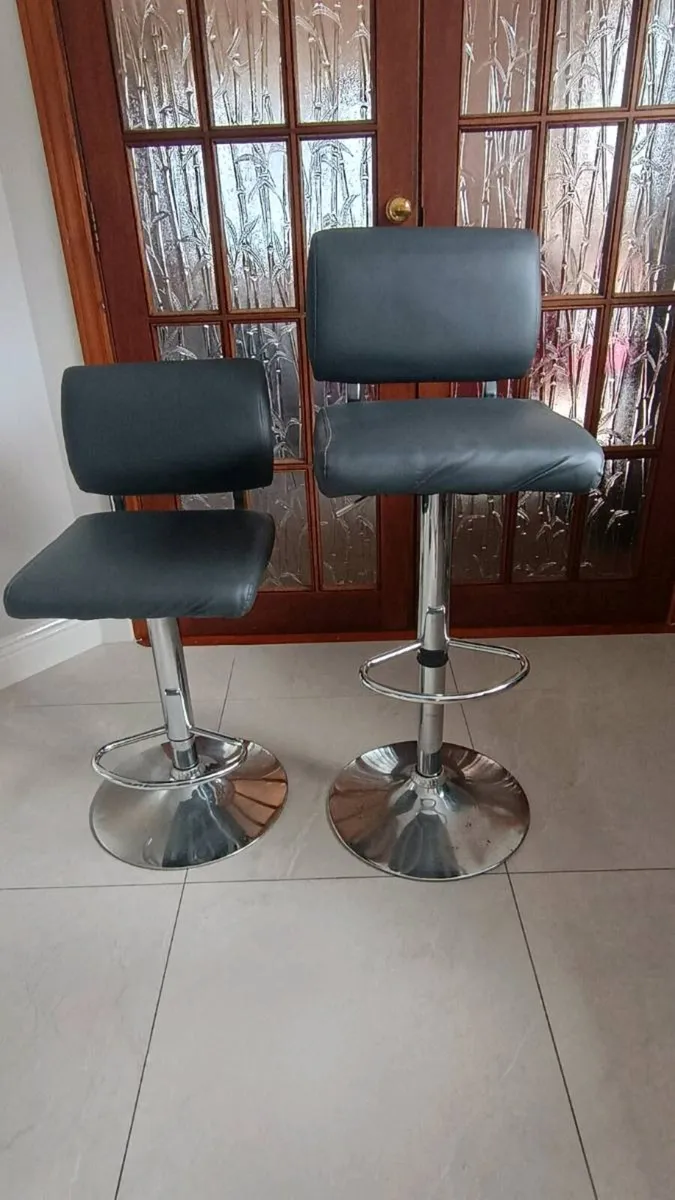 Bar stools - Image 2