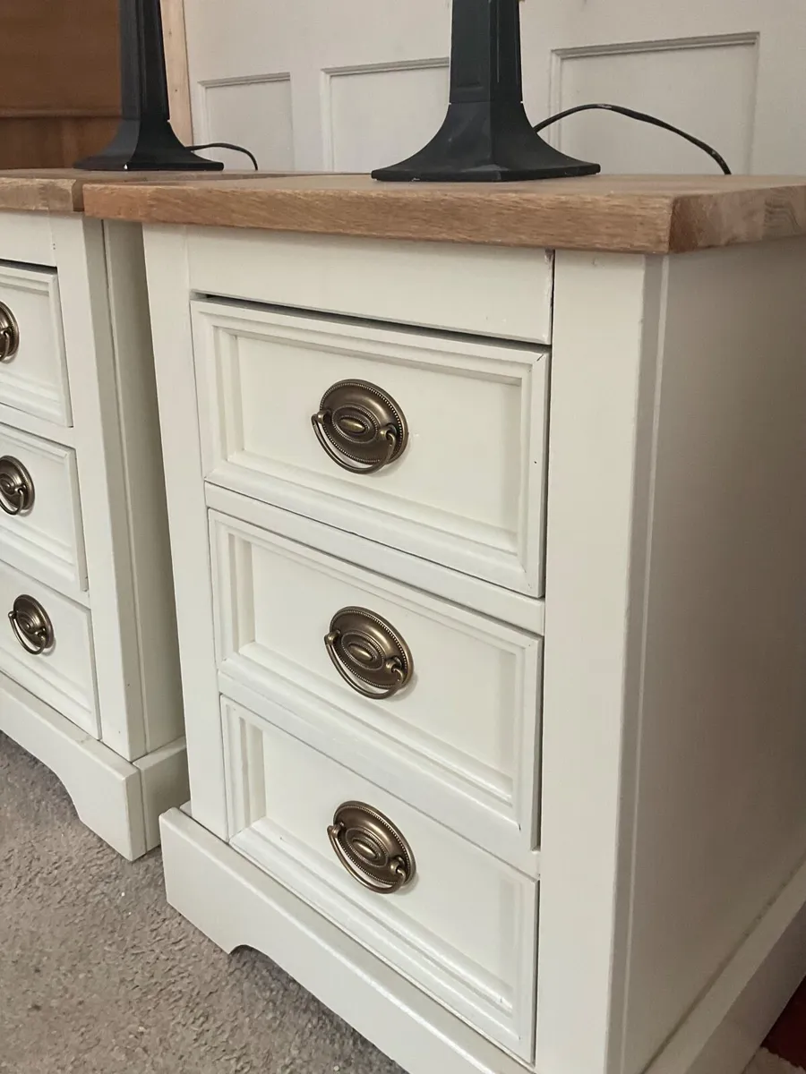 Pair of large solid bedside lockers - Image 1