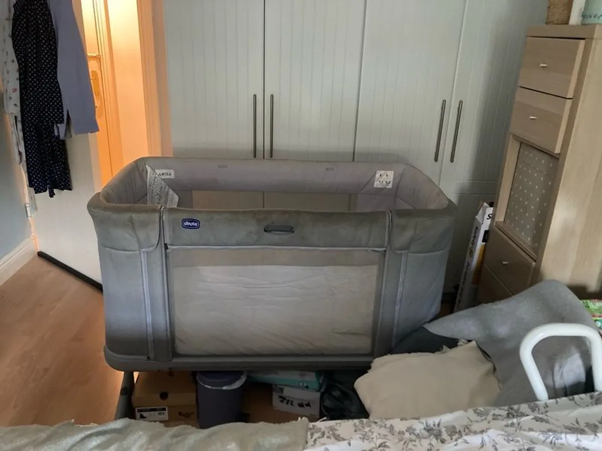 'Next to to me Forever' Co-Sleeper Cot - Image 2