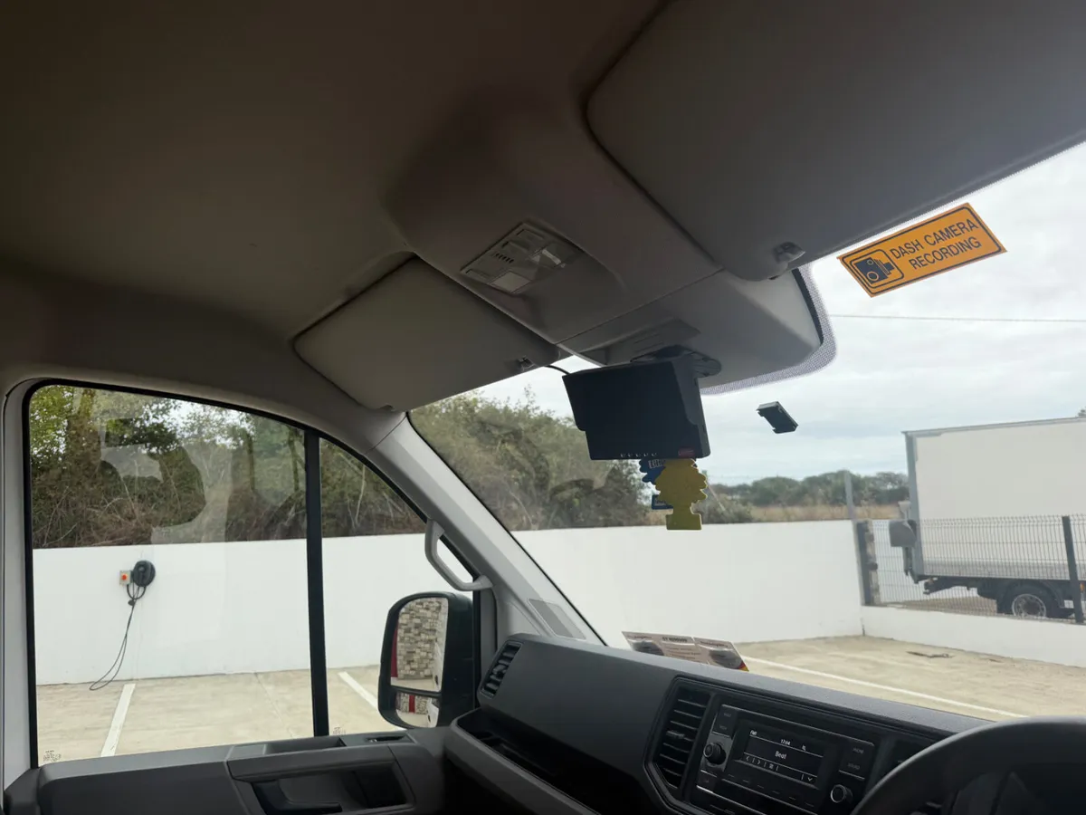 Volkswagen Crafter 2021 - Image 2