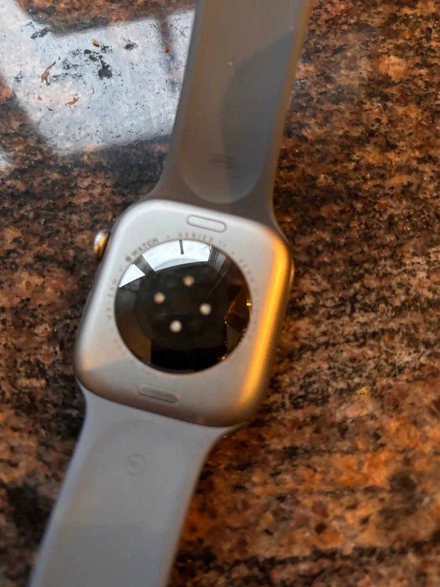 Apple Watch Series 11 – 46mm, Space Gray Aluminium - Image 4