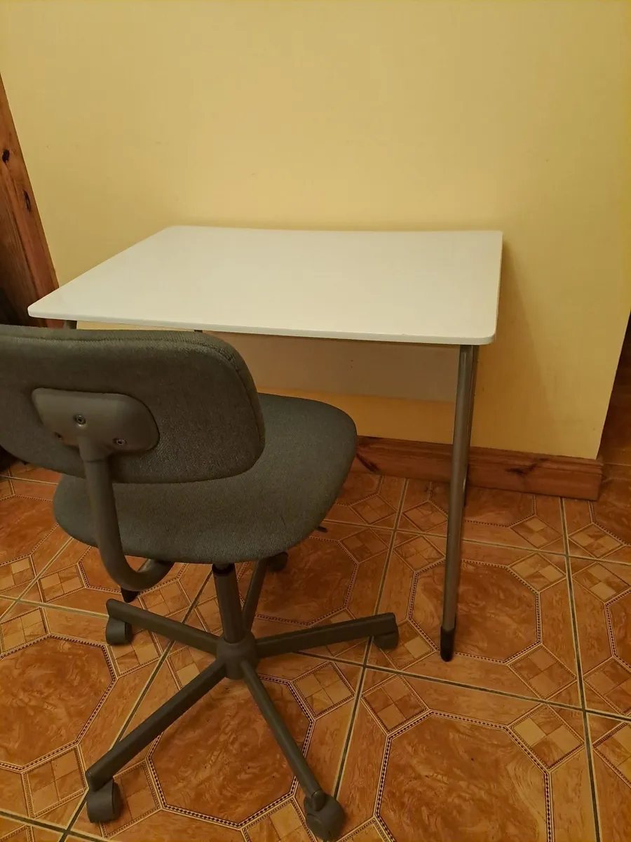 Desk and chair - Image 1