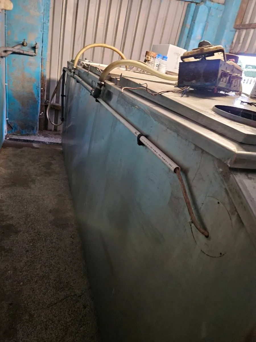 760 gallon Packo milk tank and compressor - Image 2