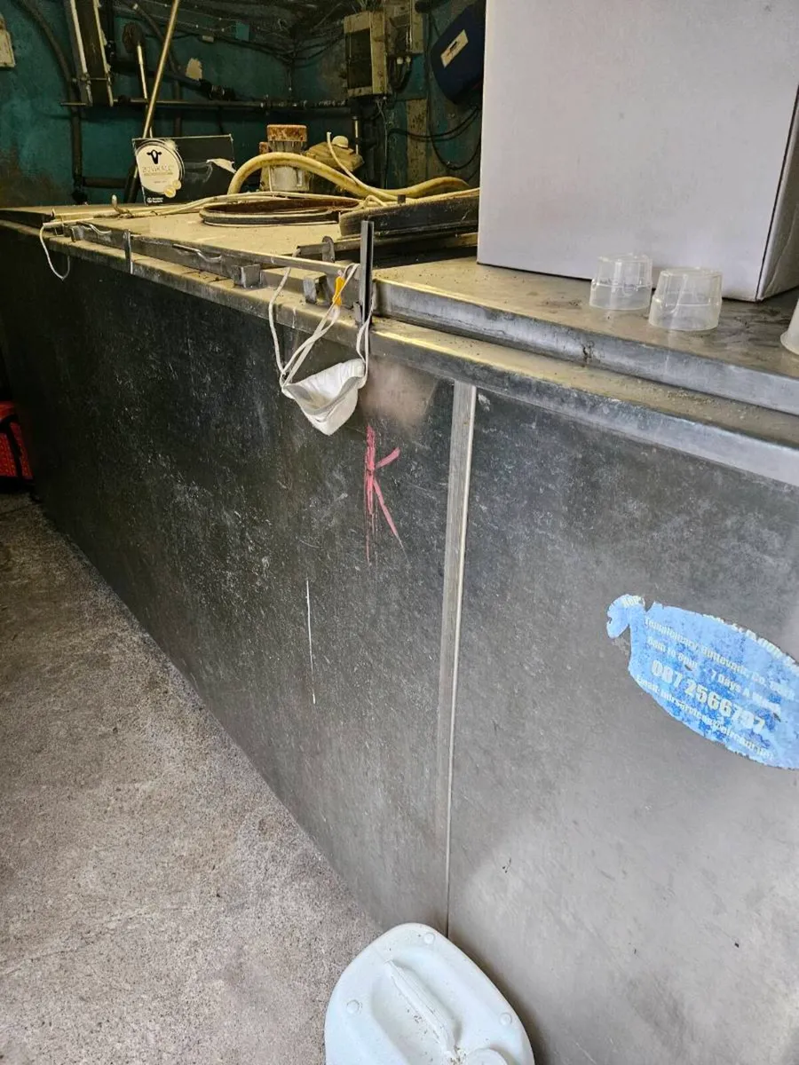 760 gallon Packo milk tank and compressor - Image 4