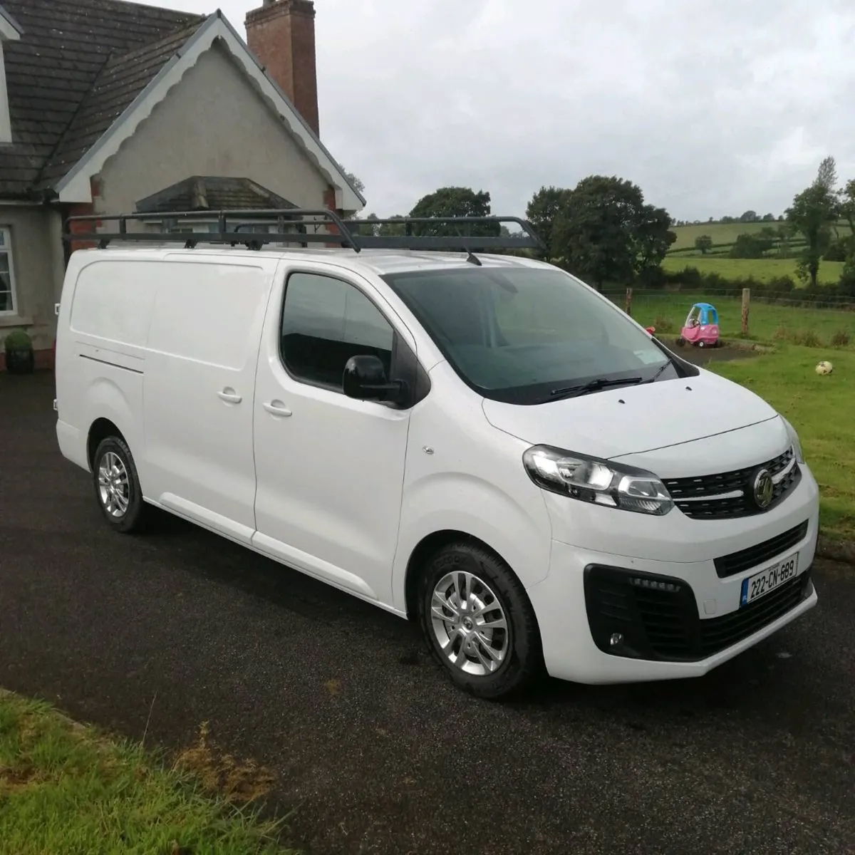 Vauxhall vivaro sportive 2.0 145bhp NO VAT - Image 1