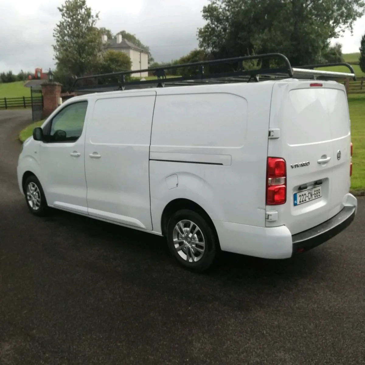 Vauxhall vivaro sportive 2.0 145bhp NO VAT - Image 3