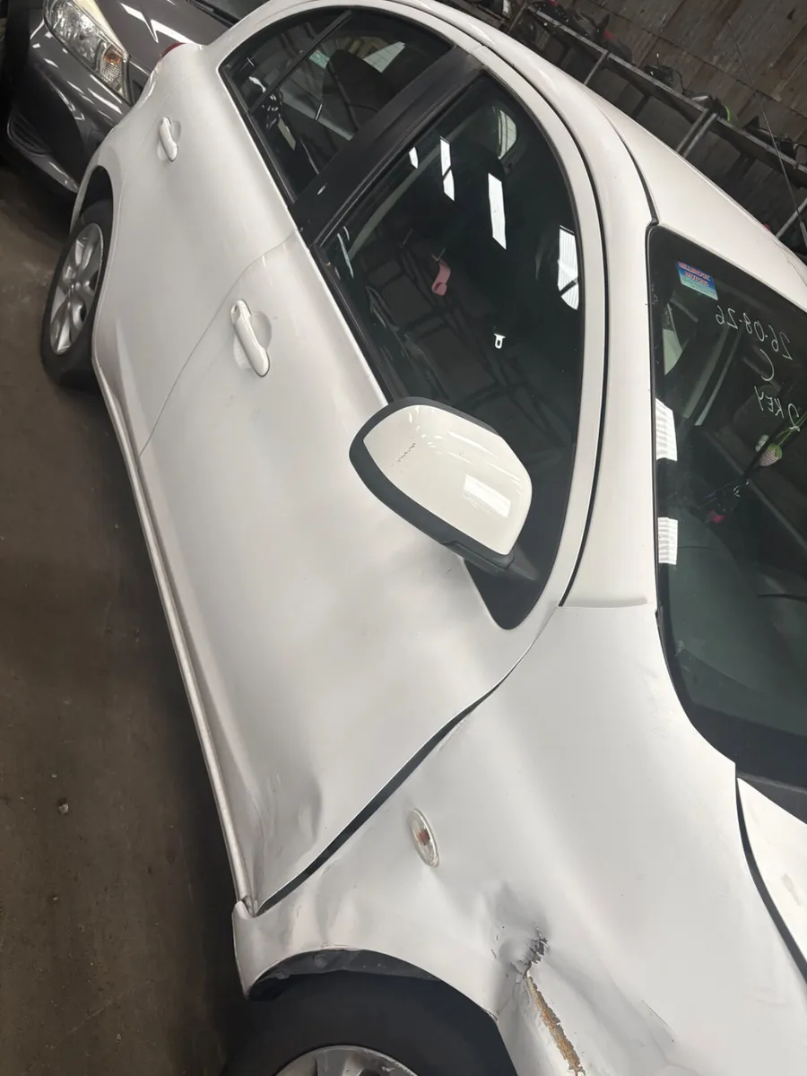 Nissan Micra 2016 - Image 3
