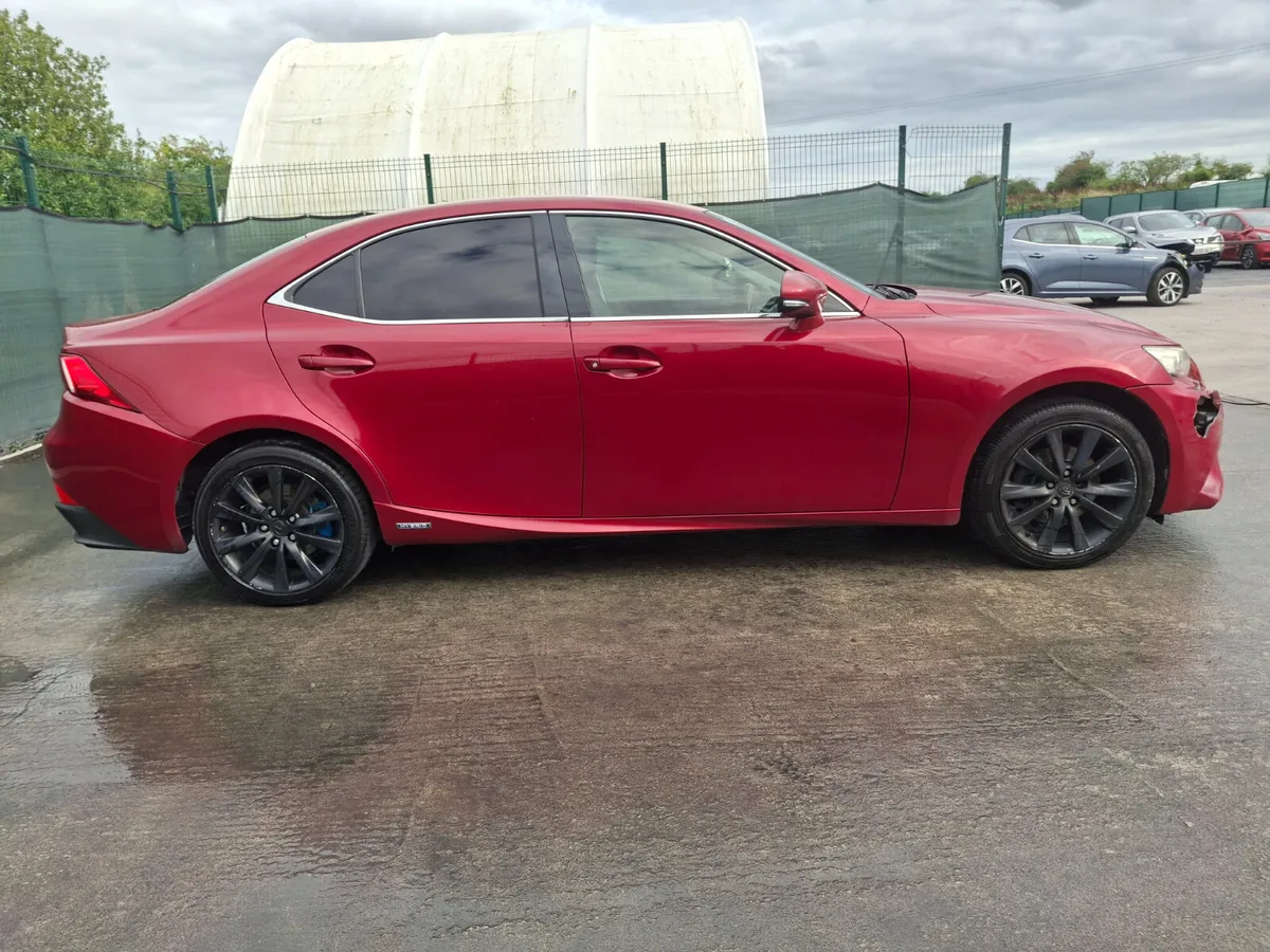 2014 Lexus IS300H Hybrid    Automatic - Image 4