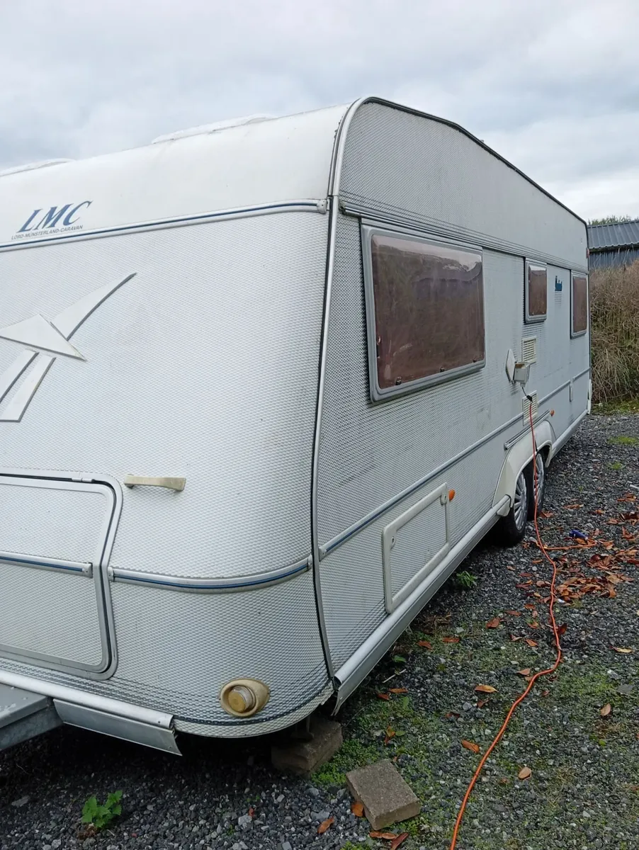 LMC wheel caravan - Image 2