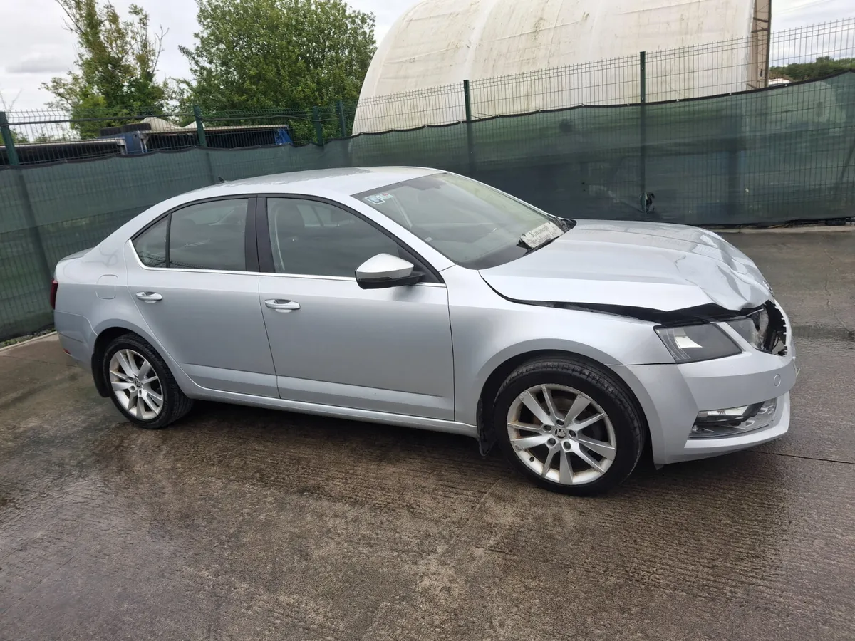201 Skoda Octavia  Style  TDi. Light Front - Image 2