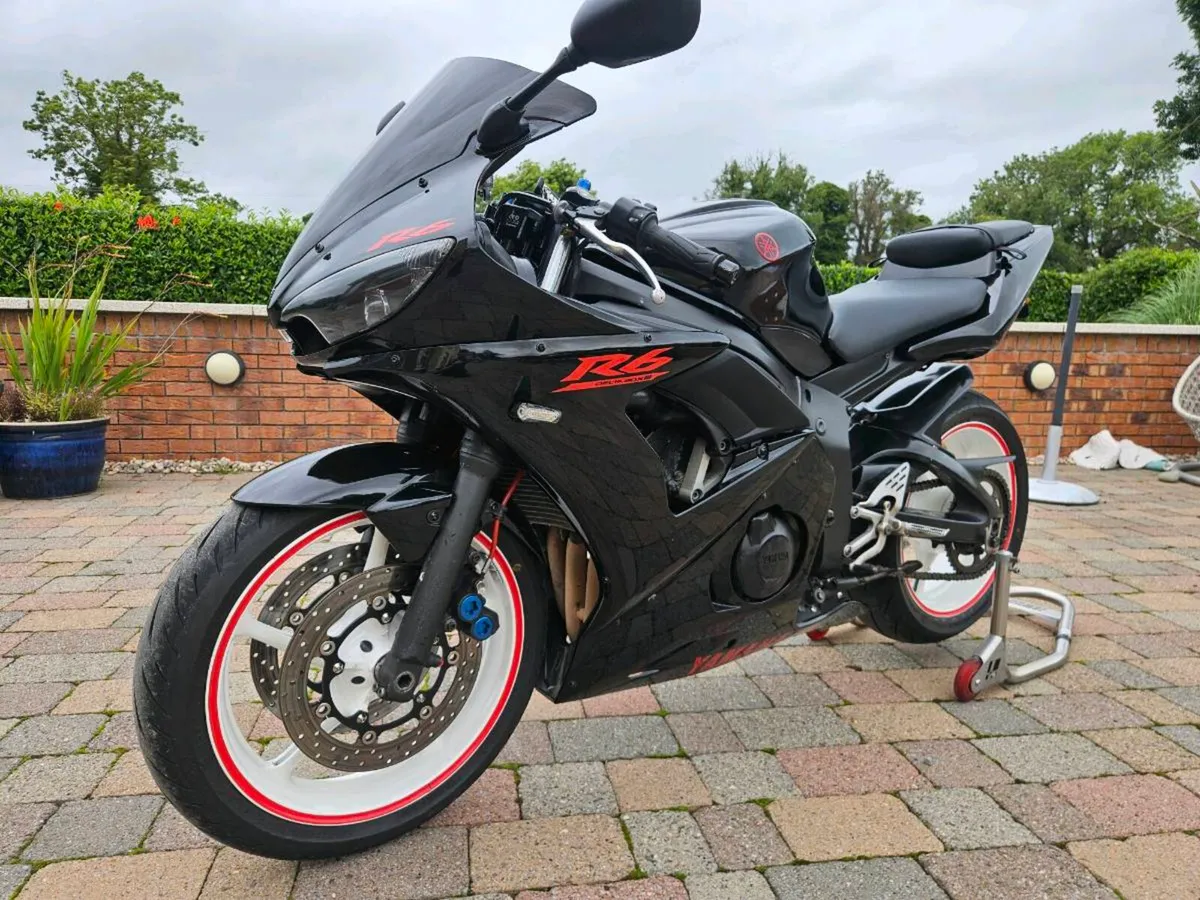 Yamaha R6 - Image 4