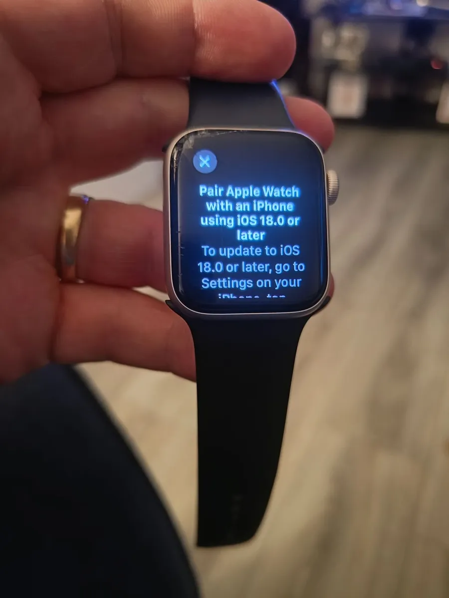 Apple SE 40mm  2 Gen Watch - Image 2