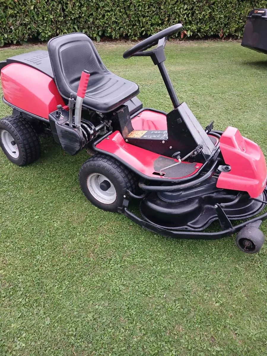 Rider Briggs & Stratton engine / Hydrostatic - Image 3