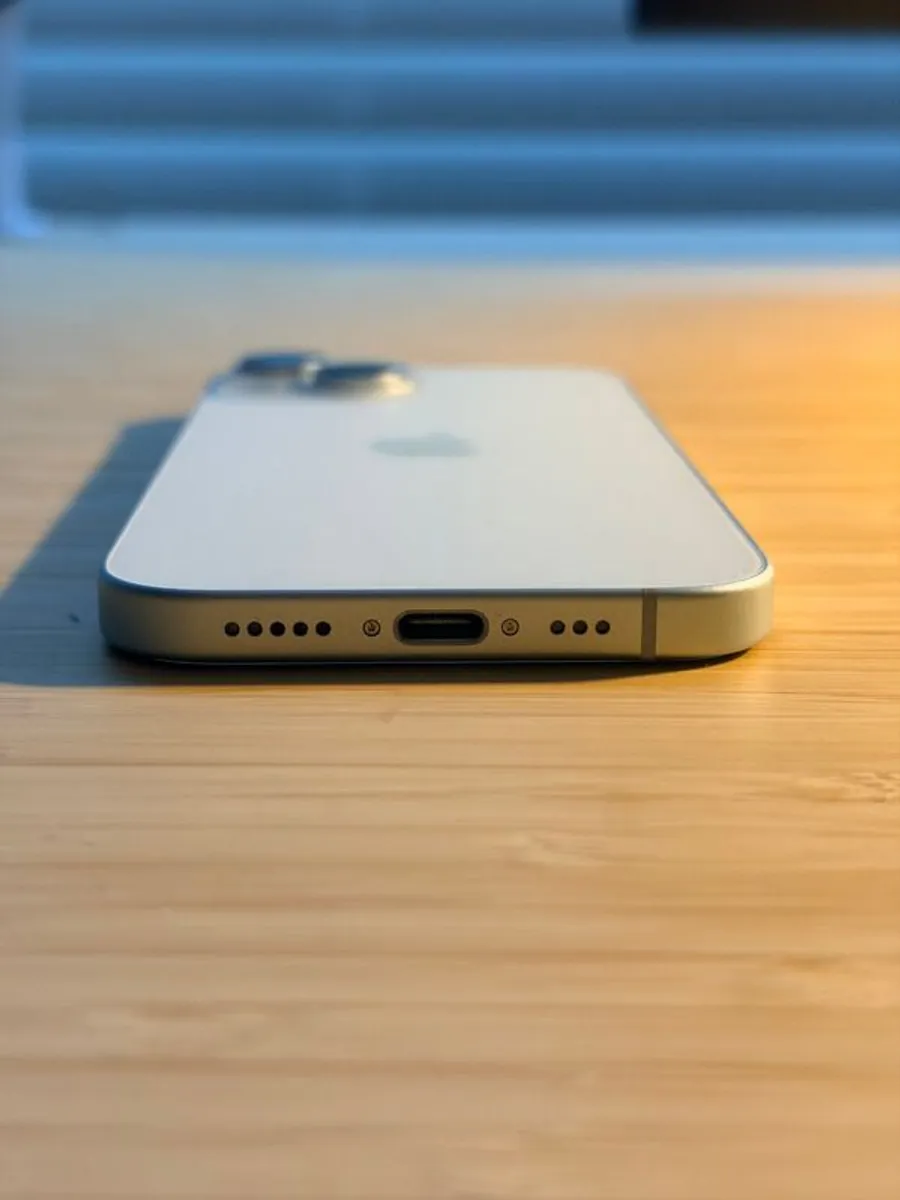 Iphone 15 | Mint Condition, Like New. - Image 2
