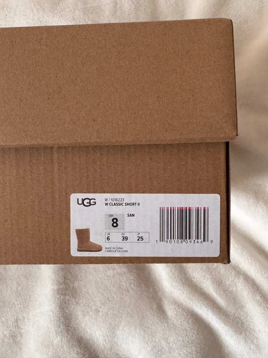Ugg Classic Short II boots sand beige size 6 - Image 3