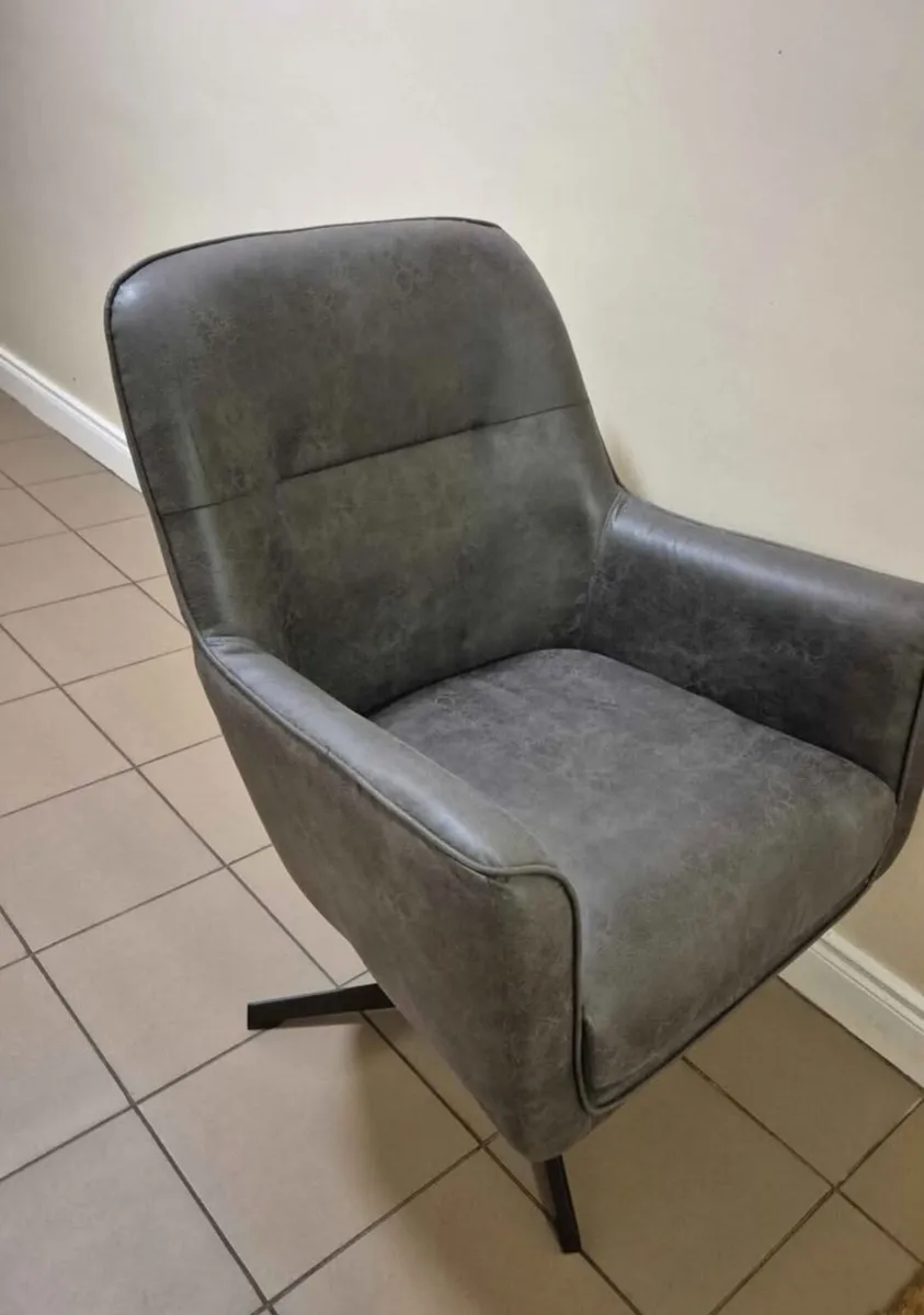 Swivel Chair - Image 1