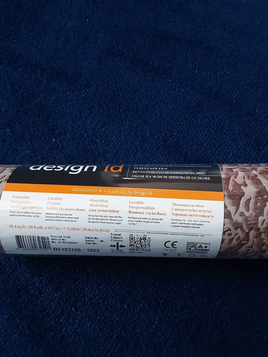 2 rolls of designer wallpaper unused - Image 3