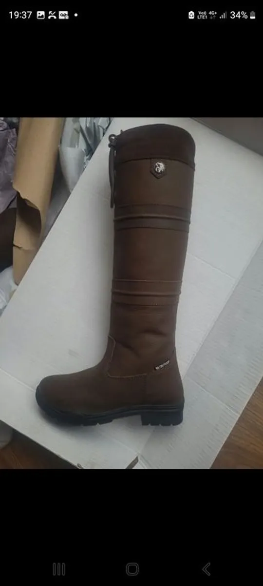 equestrian yard boots - Image 1