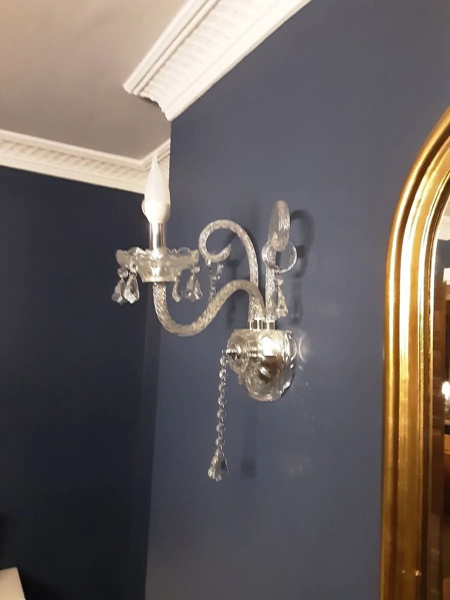 Pair of detailed glass wall lights - Image 1
