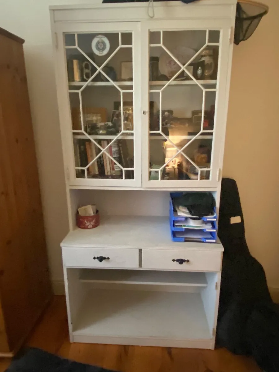 Dresser - Image 1
