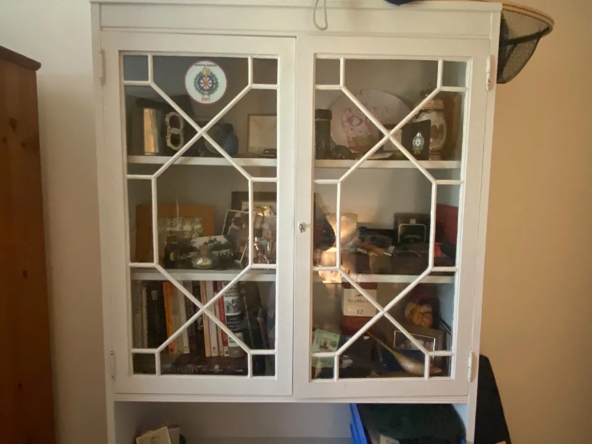 Dresser - Image 2