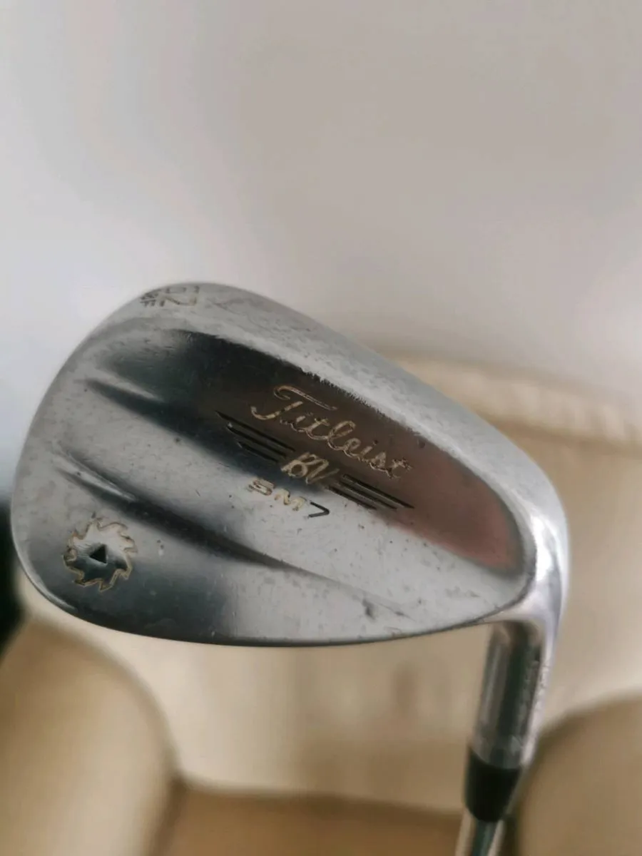 Titleist 52 degree am 7 - Image 1