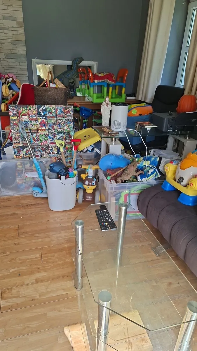 Toys and stuff - Image 2