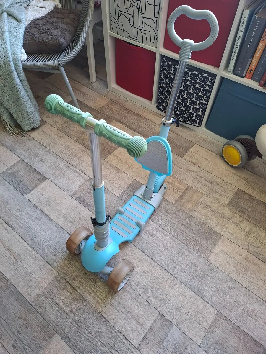Toys and stuff - Image 3
