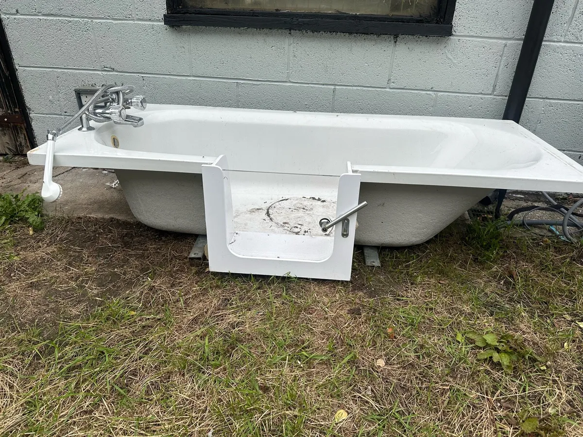 Side access bath - Image 1