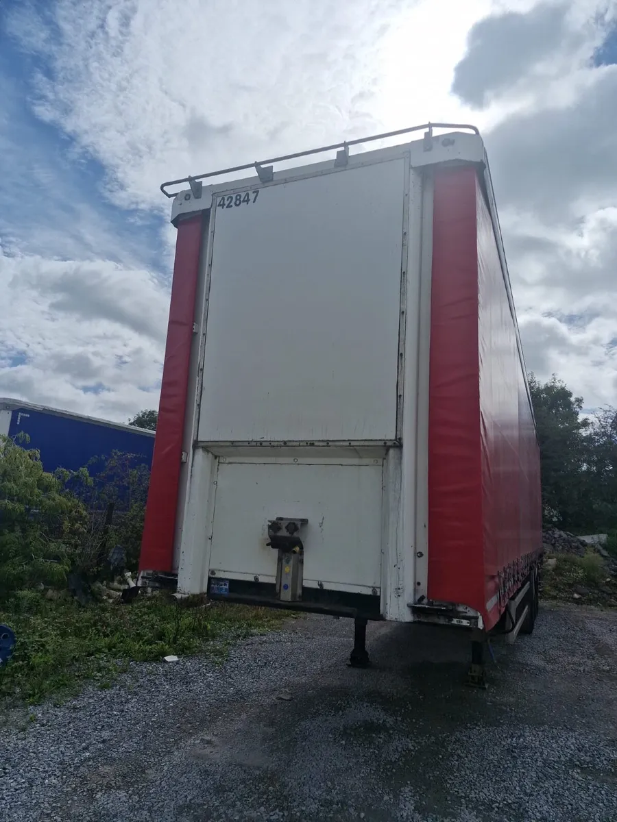 Curtain sider trailer 2015 45ft - Image 3