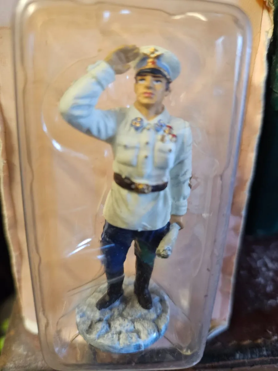 Corgi Atlas Russian Soldier - Image 2