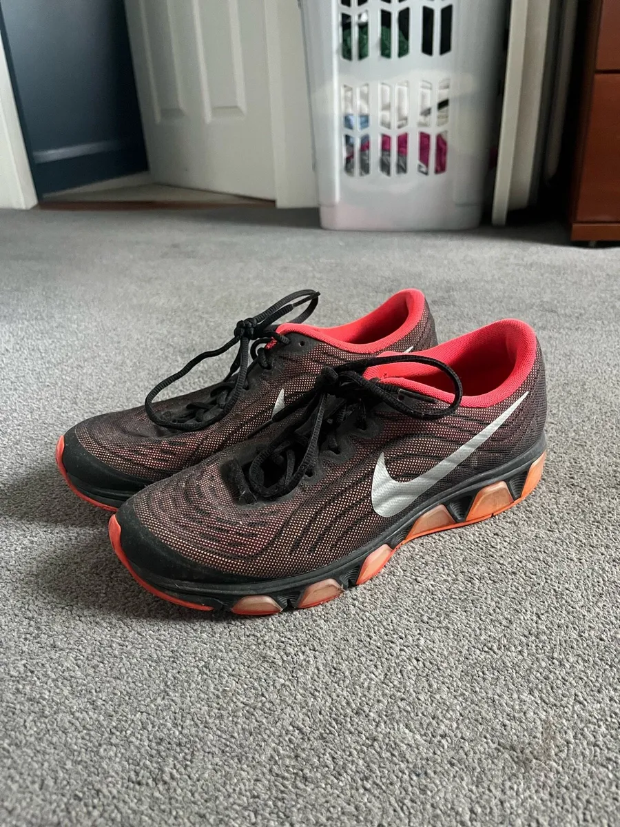 Nike shoes - Image 1