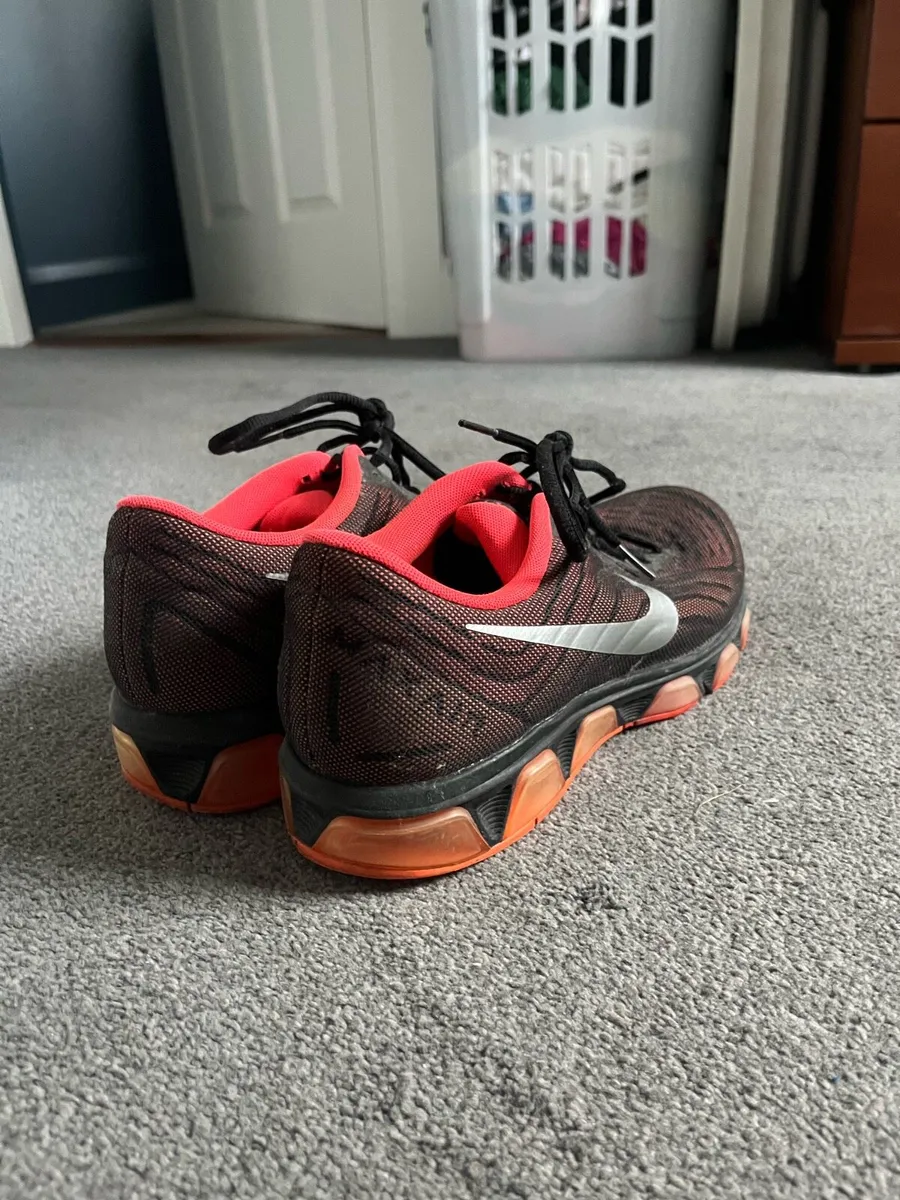 Nike shoes - Image 3