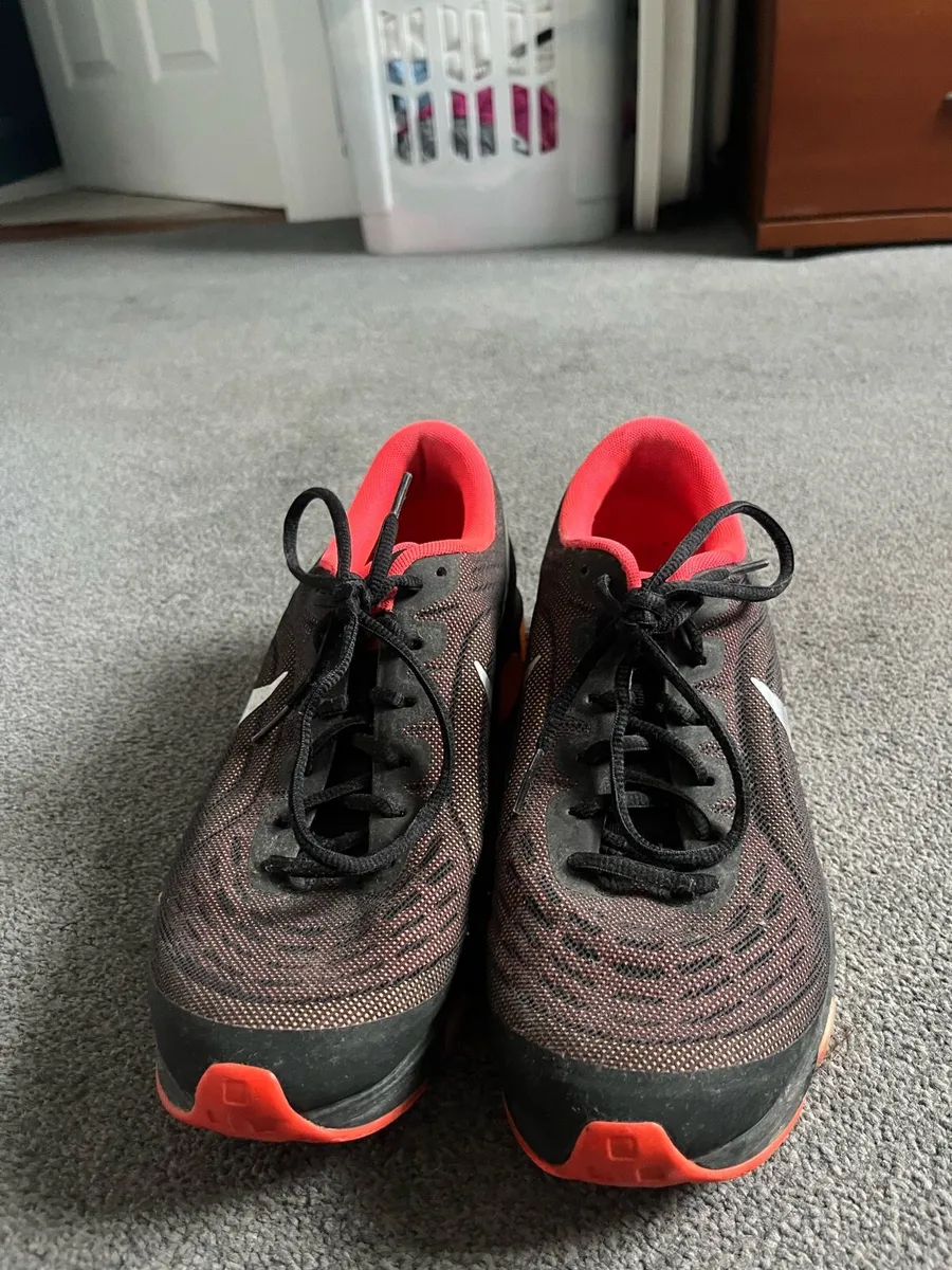 Nike shoes - Image 2