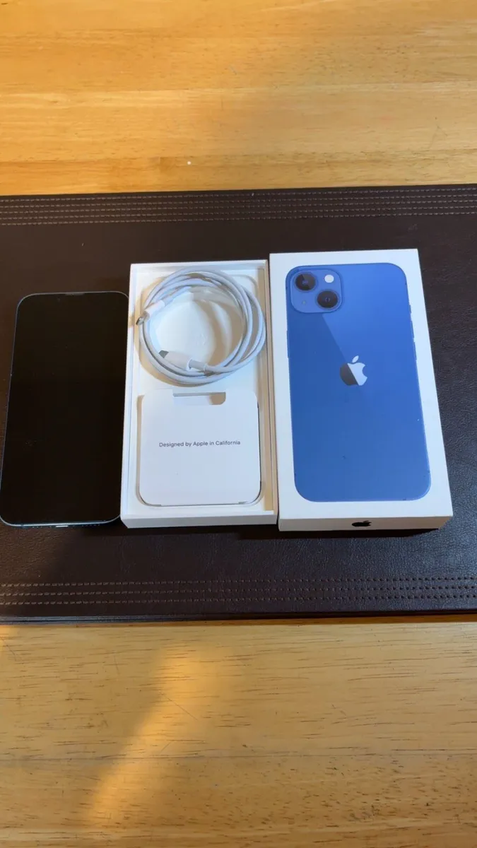 iPhone 13 - Image 2