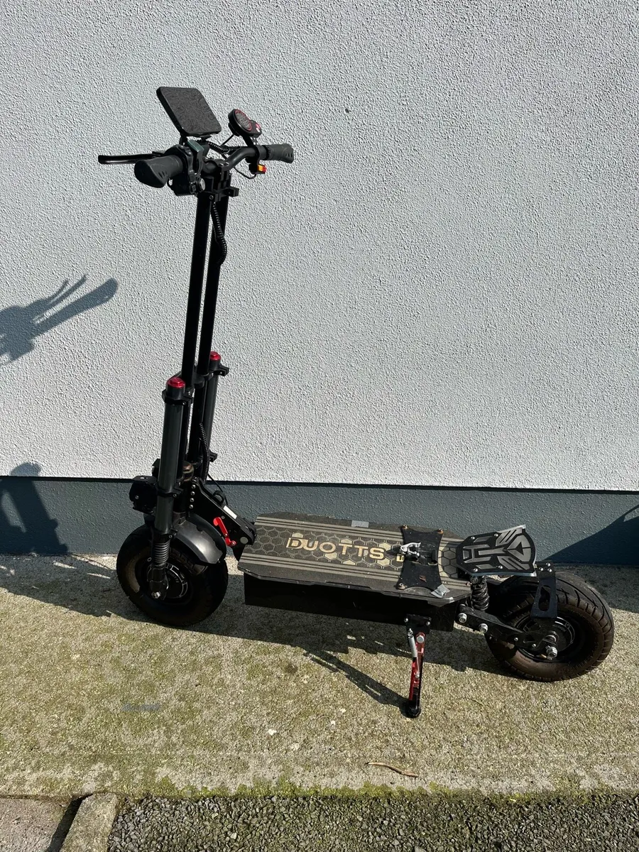 DUOTTS D99 Electric Scooter - Image 1