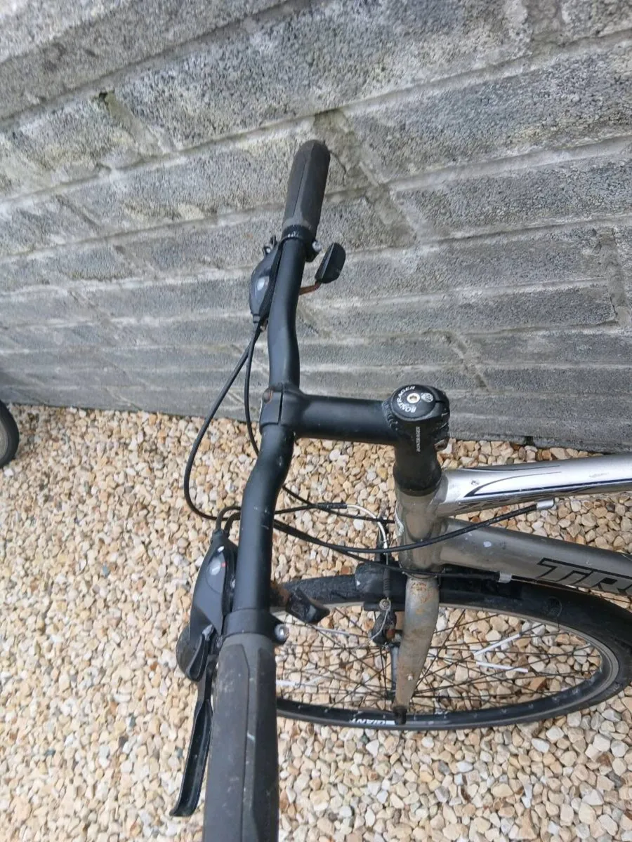 ADULTS GIANT BIKE - Image 4