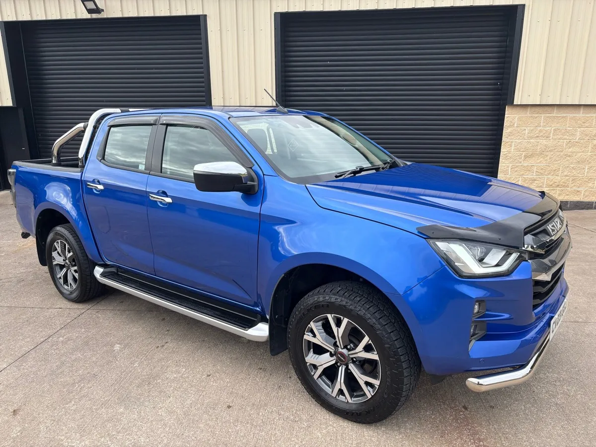 2023 ISUZU D-MAX DL40 AUTO - Image 4