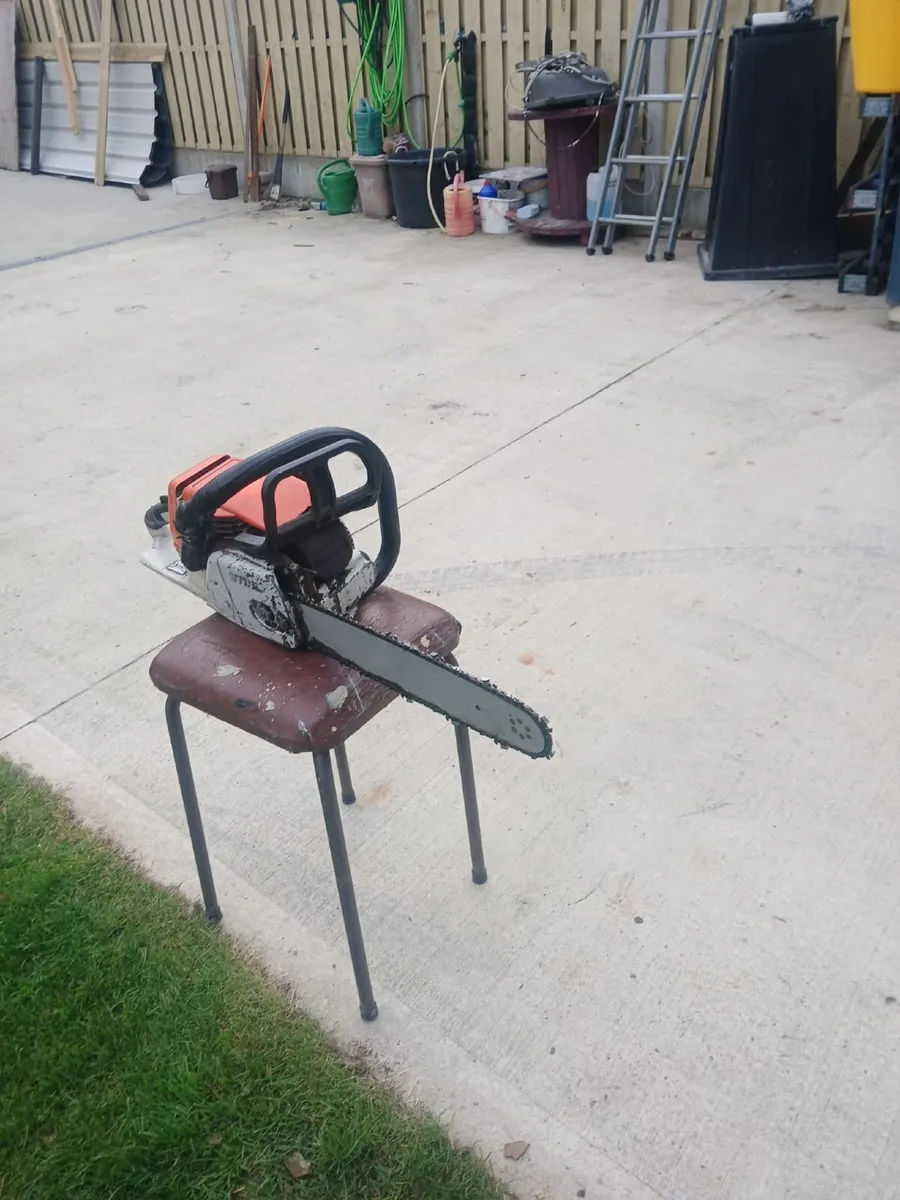 Chain saw - Image 2