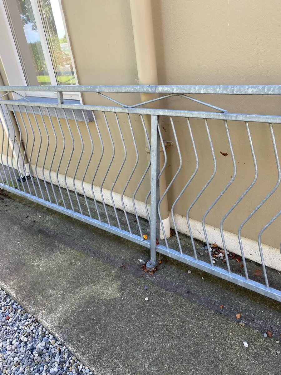 Railing - Image 3