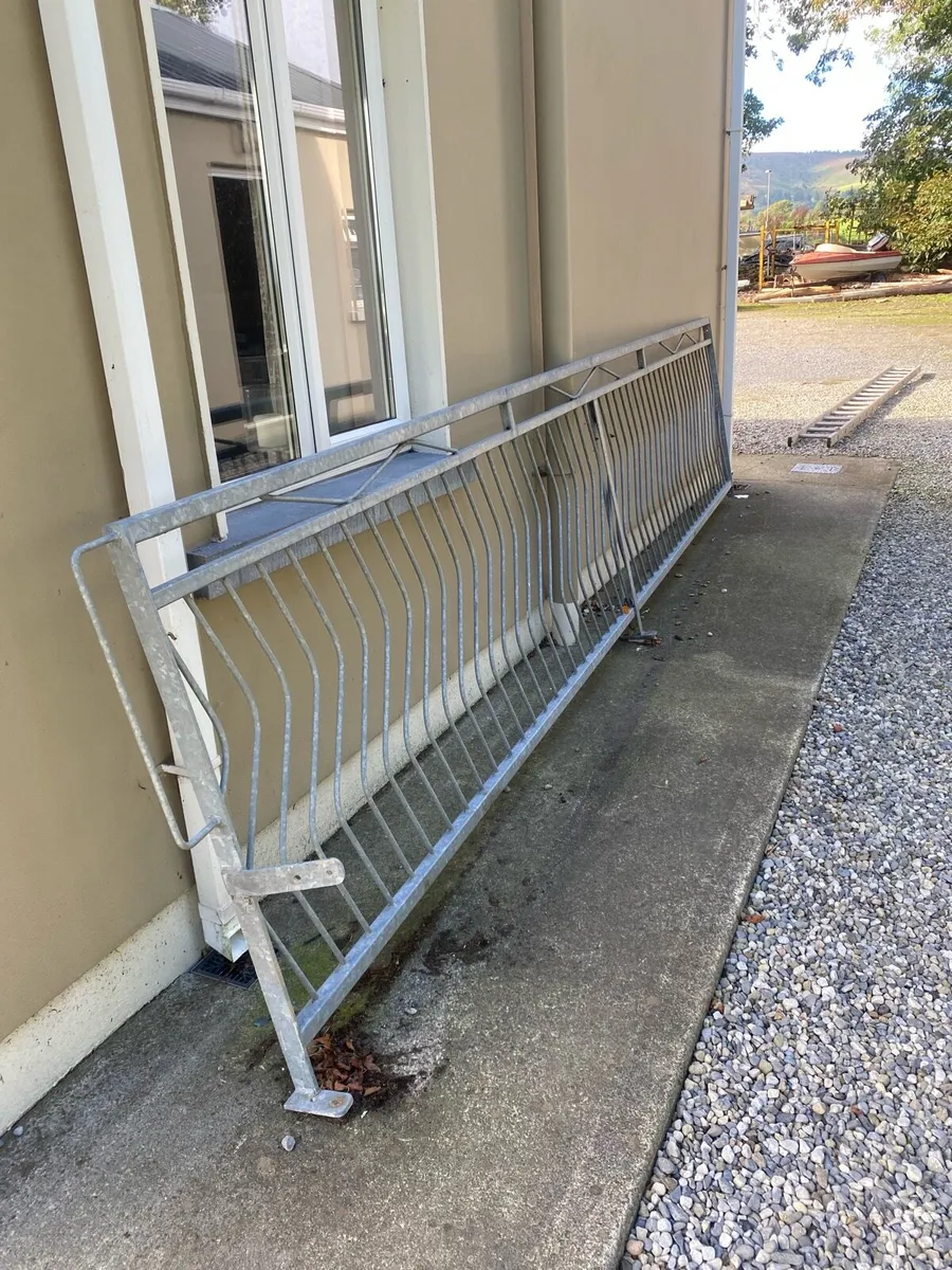 Railing - Image 4