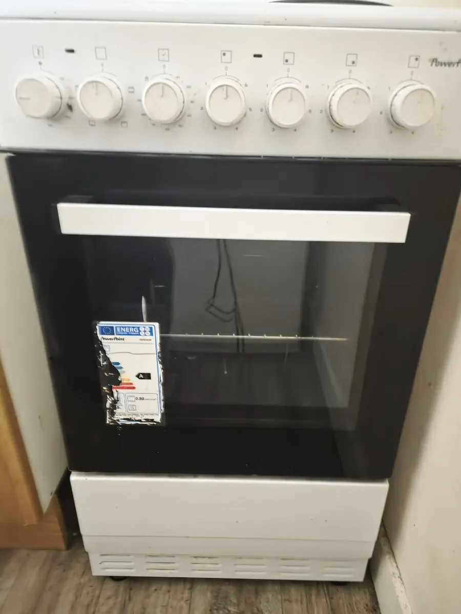 Fridgefreezer, washing machine , cooker - Image 3