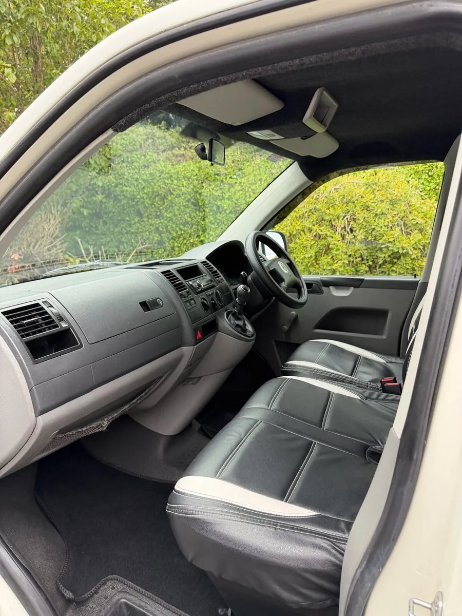 VW T5 Campervan - Image 4